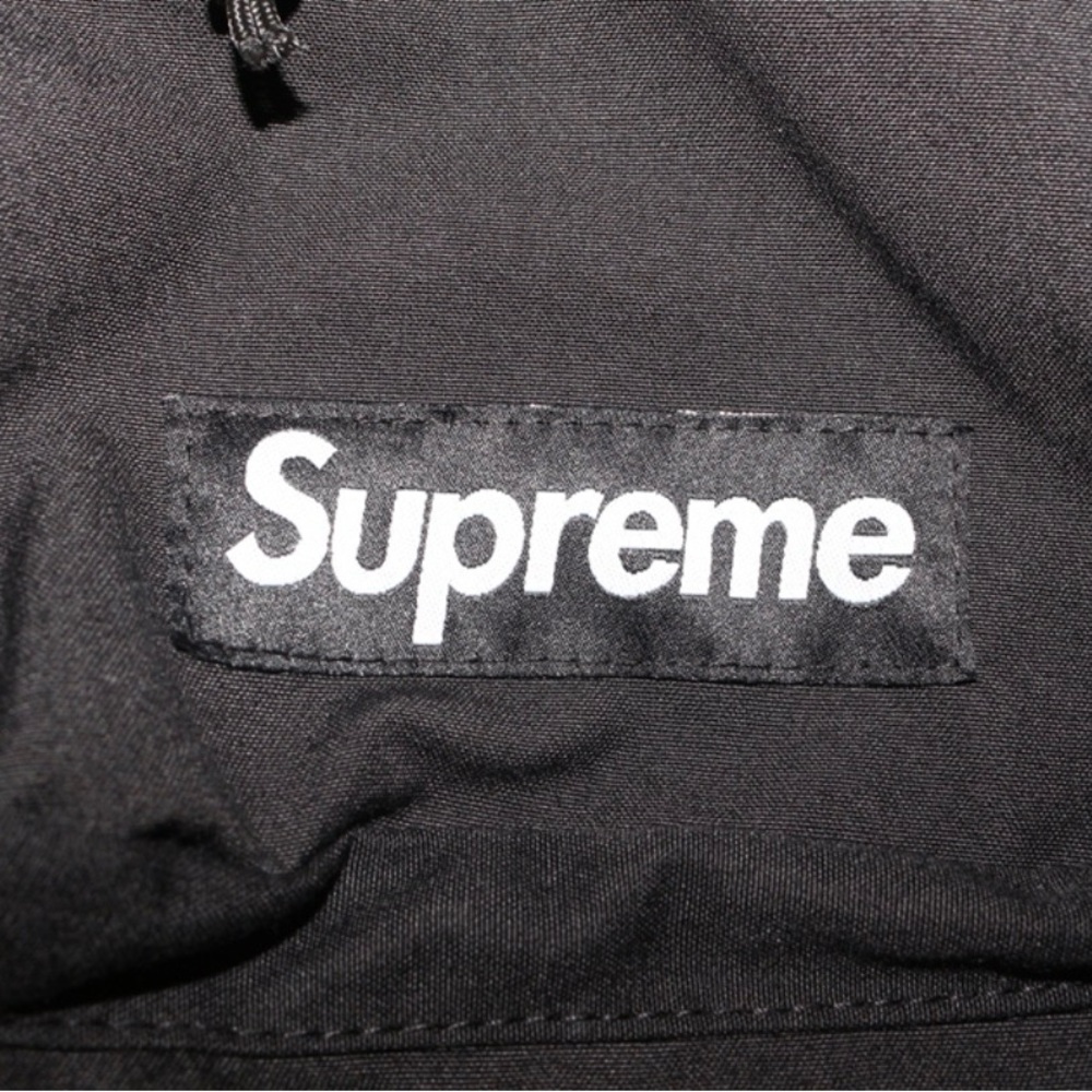 Supreme Black Messenger Bag - Picture 4 of 5